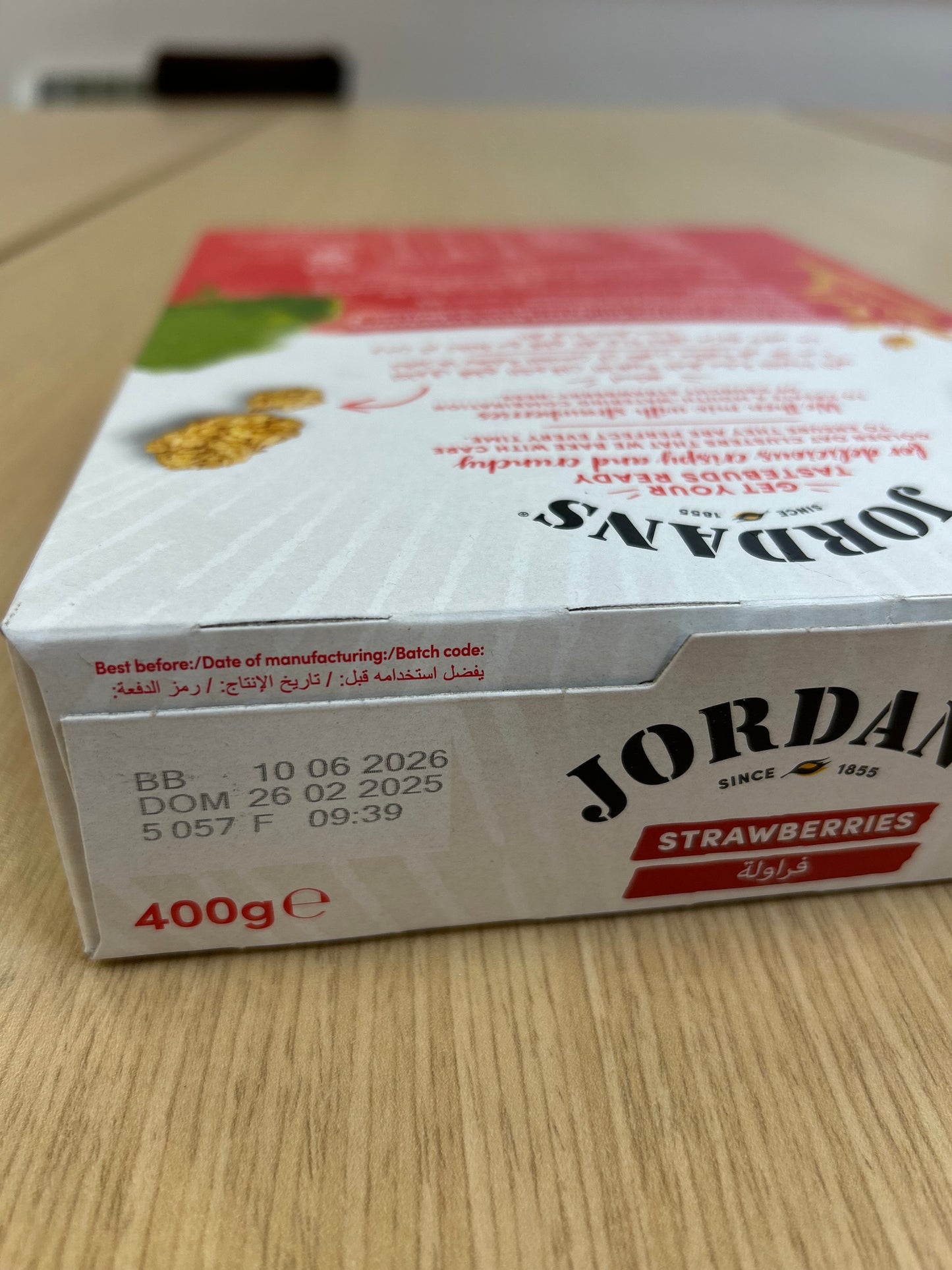 Jordans Country Crisp with Strawberries
