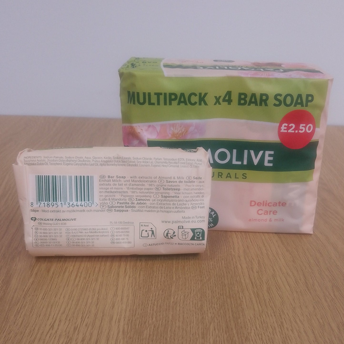 Palmolive Soap Bar - Delicate Care Almond & Milk 4pk (4 x 90g)