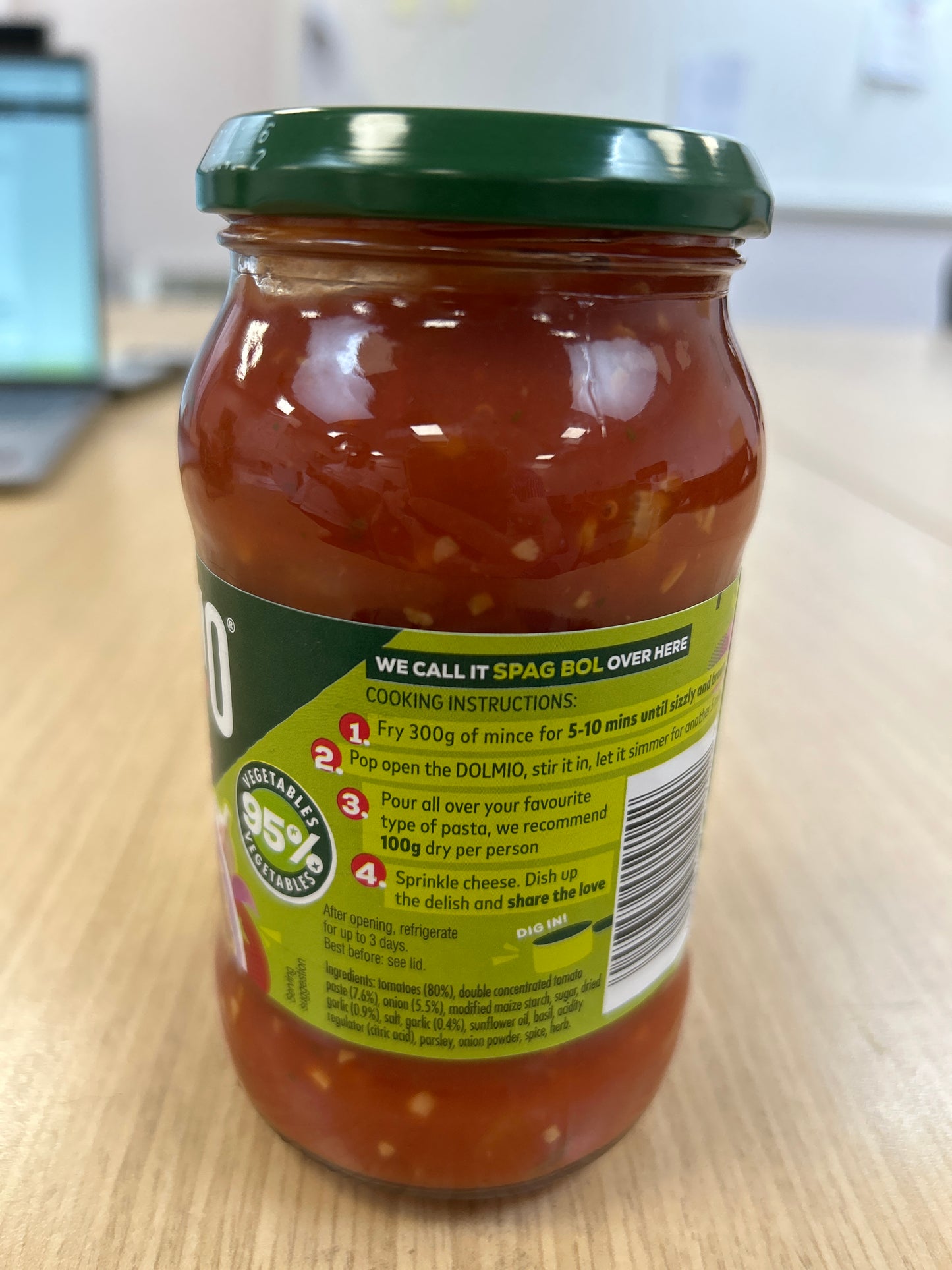 Dolmio Bolognese Onion and Garlic Sauce 400g