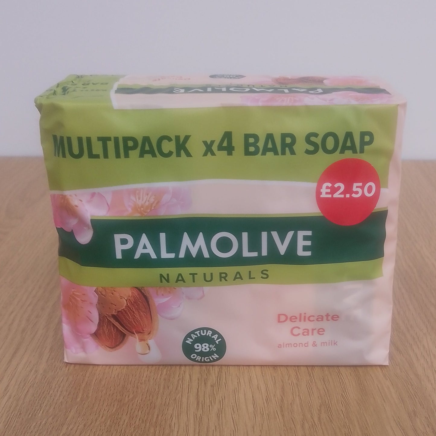 Palmolive Soap Bar - Delicate Care Almond & Milk 4pk (4 x 90g)