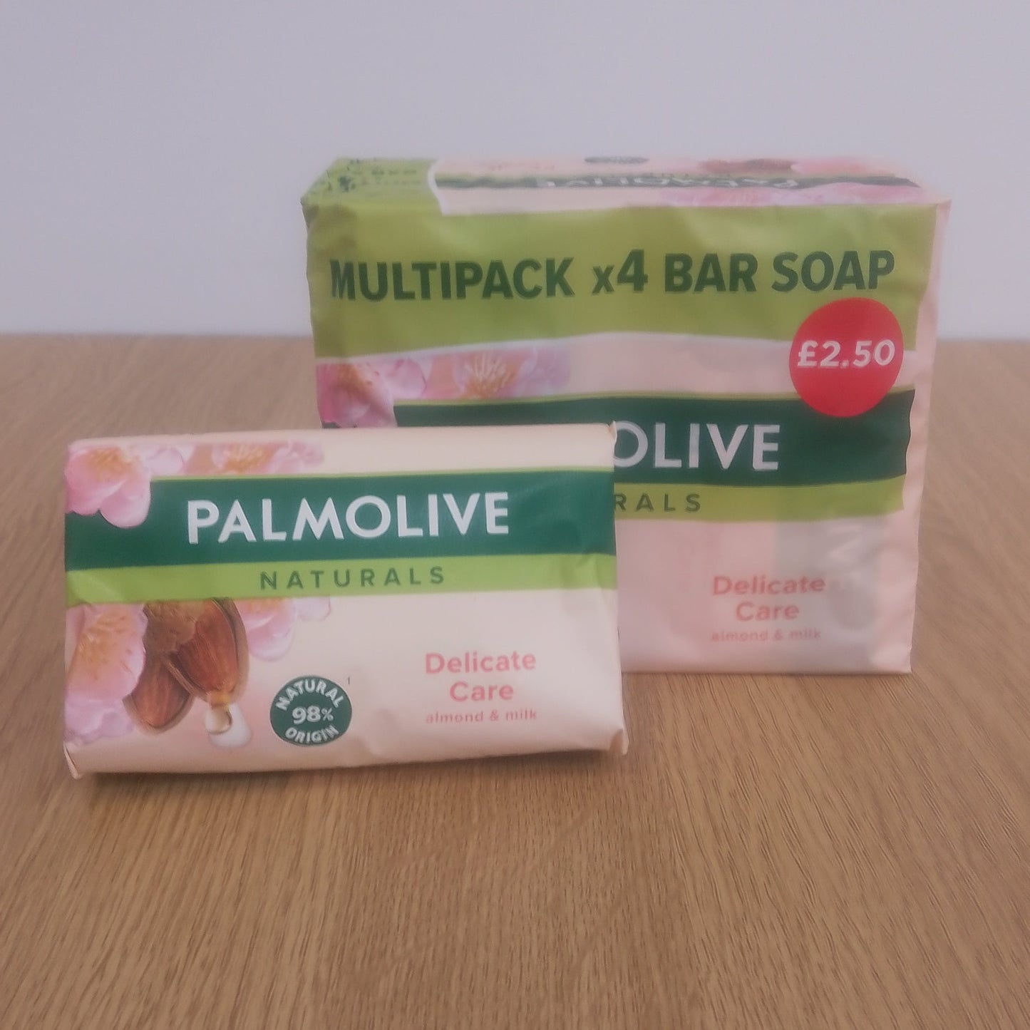 Palmolive Soap Bar - Delicate Care Almond & Milk 4pk (4 x 90g)